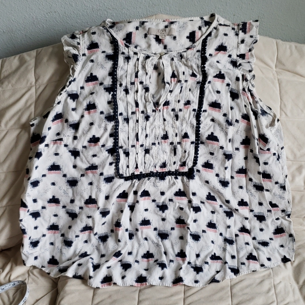 Loft sleeveless blouse 22 blue white